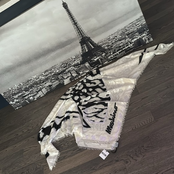 Moschino Black and White Animal Print  oversized Scarf - Picture 14 of 17